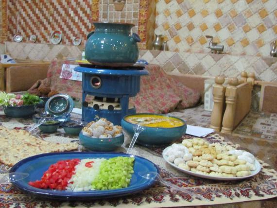  گزارش تصویری نمایشگاه غذاهای سنتی و محلی در ملایر 